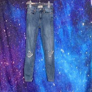 Free People- Skinny Distressed Jeans size 24
